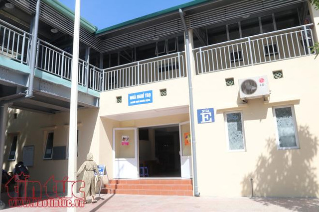 Bệnh viện Việt Đức đã đưa vào sử dụng khu nghỉ trọ giá rẻ cho người nhà bệnh nhân ngay trong khuôn viên của bệnh viện có tổng diện tích 800m2 gồm 224 giường nằm.