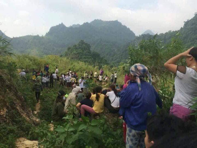 Hãi hùng phát hiện thi thể phân hủy dưới đèo Thung Khe Hai hung phat hien thi the phan huy duoi deo Thung Khe