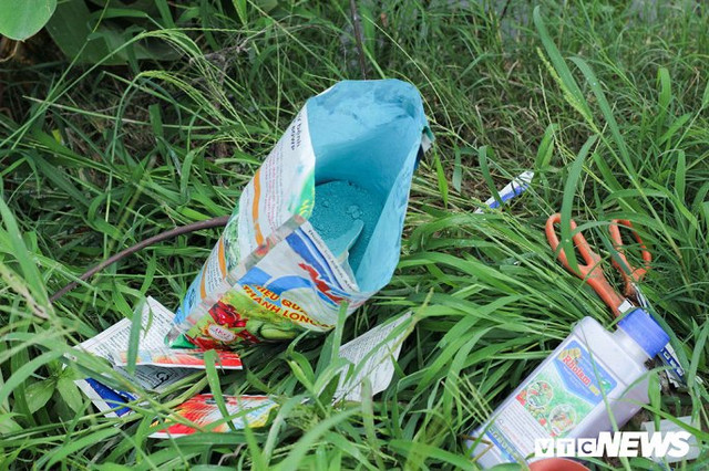 Rùng mình cảnh thuốc sâu phun như "mưa phùn", tưới đẫm hoa Mê Linh - Hình 2 Rung minh canh thuoc sau phun nhu