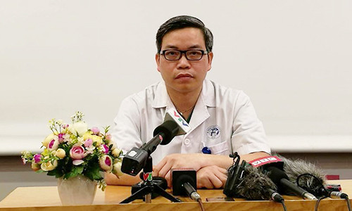 PGS.TS Trần Trung Dũng - Phó Giám đốc Bệnh viện Xanh - Pôn tại cuộc họp báo.