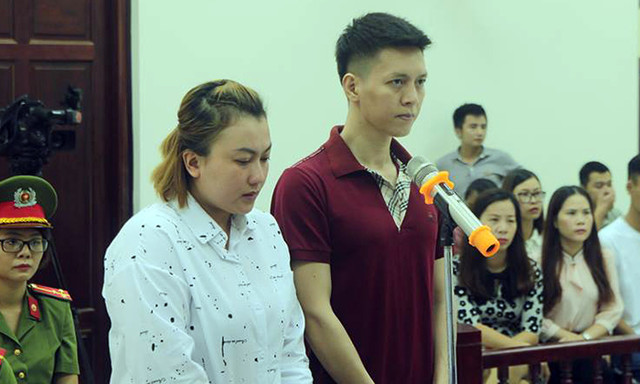 Mẹ kế bật khóc tại tòa, thừa nhận đánh con riêng là sai - Hình 2 Me ke bat khoc tai toa, thua nhan danh con rieng la sai-Hinh-2