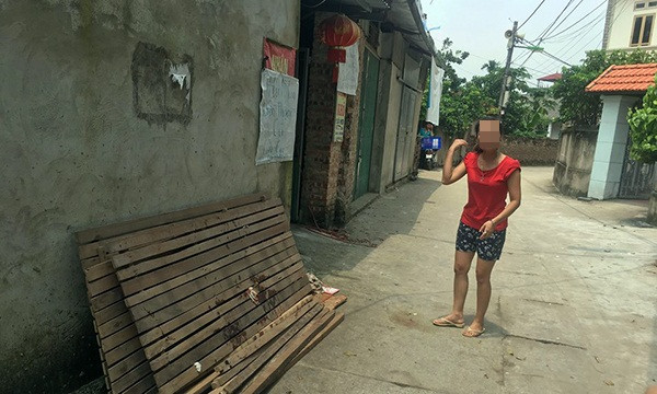 Run lập cập nhớ lại phút người chồng đâm chết vợ, truy sát anh vợ Run lap cap nho lai phut nguoi chong dam chet vo, truy sat anh vo