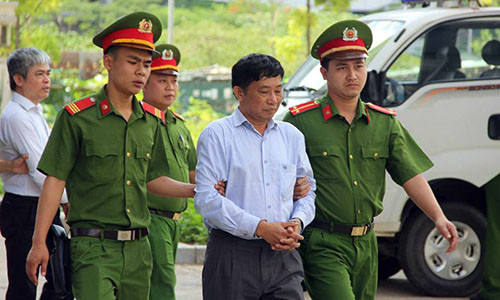 Xử ông Thăng: Tranh cãi kịch liệt chuyện Ninh Văn Quỳnh nhận 20 hay 180 tỷ Xu ong Thang: Tranh cai kich liet chuyen Ninh Van Quynh nhan 20 hay 180 ty