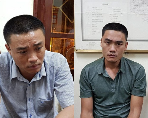 Lân (trái) và Dũng tại cơ quan công an. Lân (trái) và Dũng tại cơ quan công an.