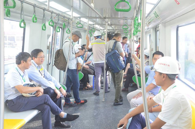 Can canh chay thu tau dien tren cao Cat Linh - Ha Dong-Hinh-4