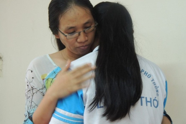 Cô Châu và học sinh lớp 11A1 đã có buổi đối thoại, hòa giải với nhau. Ảnh: Thùy Trang. Cô Châu và học sinh lớp 11A1 đã có buổi đối thoại, hòa giải với nhau. Ảnh: Thùy Trang.