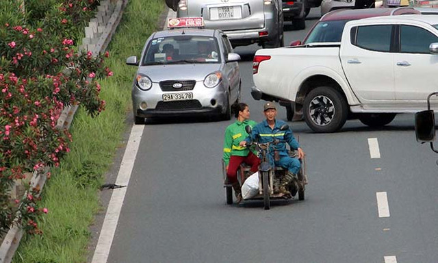 O to dua nhau quay dau, duong Dai lo Thang Long nao loan-Hinh-11