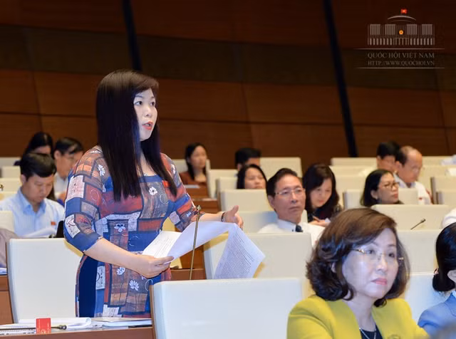 Quoc hoi thao luan viec thuc hien chinh sach ve an toan thuc pham
