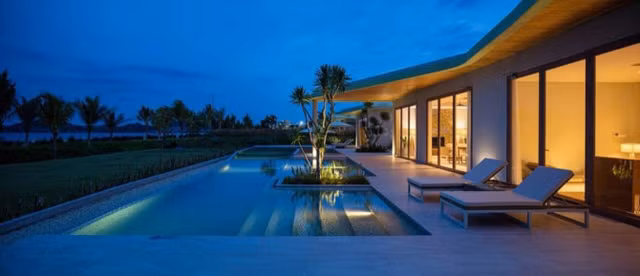 Top 5 bai bien du doan hut khach nhat mua he 2017-Hinh-2