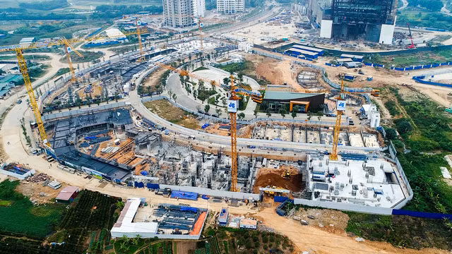 Với công nghệ thi công hiện đại nhất hiện nay Semi-Topdown và Topdown, Sunshine City hiện đã vượt tiến độ cam kết với khách hàng.