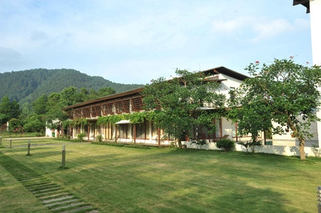 Cận cảnh biệt thự ca sĩ Mỹ Linh xây trên đất rừng phòng hộ - Hình 2 Can canh biet thu ca si My Linh xay tren dat rung phong ho-Hinh-2