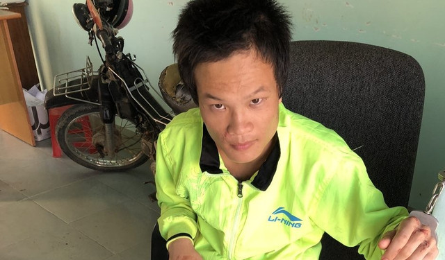 "Ngáo" ma túy đá, con tưởng bố mẹ là ma nên đâm chém Quý bị công an tạm giữ.