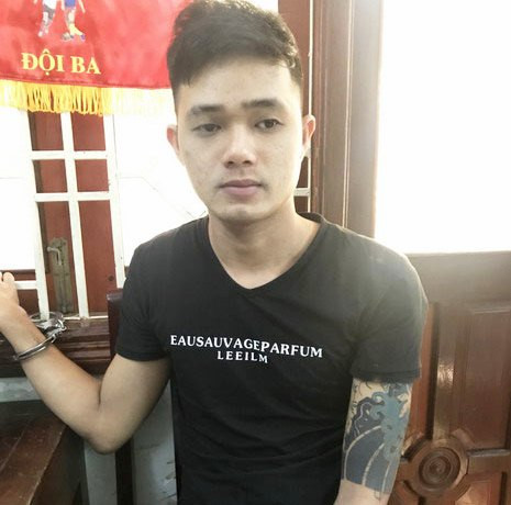 Nghe một cuộc điện thoại, nam thanh niên bị chém chết Nghe mot cuoc dien thoai, nam thanh nien bi chem chet