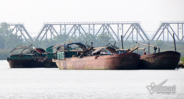 Những cỗ máy đêm đêm hoạt động trái phép khiến người dân mất ăn, mất ngủ