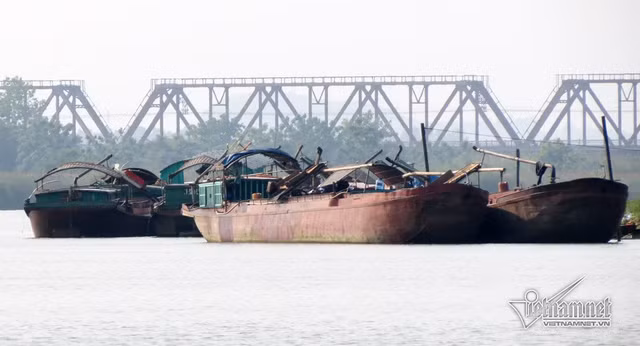 Những cỗ máy đêm đêm hoạt động trái phép khiến người dân mất ăn, mất ngủ