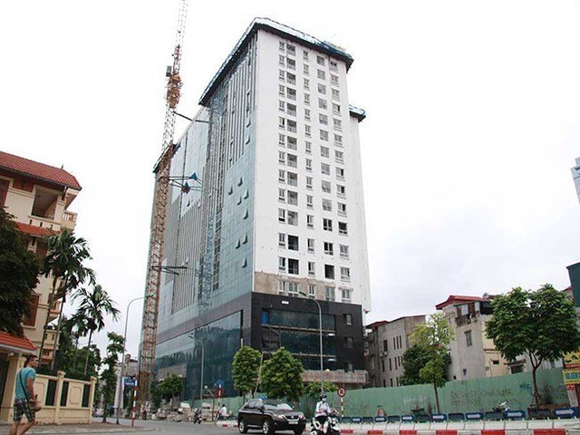 Dự án 8B Lê Trực: Dỡ 2 tầng sai phạm, chuyển công an điều tra - Hình 2 Du an 8B Le Truc: Do 2 tang sai pham, chuyen cong an dieu tra-Hinh-2
