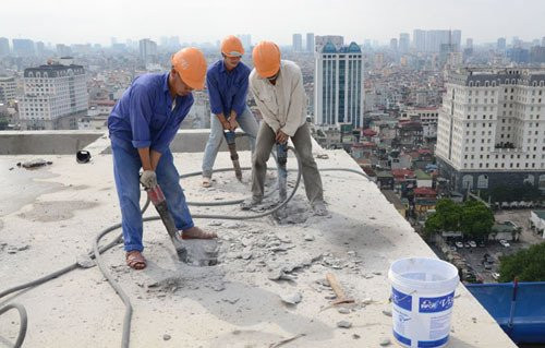 Dự án 8B Lê Trực: Dỡ 2 tầng sai phạm, chuyển công an điều tra Du an 8B Le Truc: Do 2 tang sai pham, chuyen cong an dieu tra