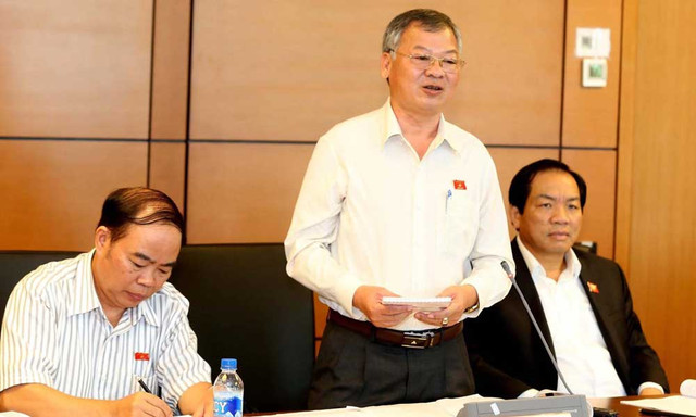 Ông Hồ Văn Năm (áo trắng) làm Trưởng đoàn đại biểu Quốc hội khóa XIV. Ông Hồ Văn Năm (áo trắng) làm Trưởng đoàn đại biểu Quốc hội khóa XIV.