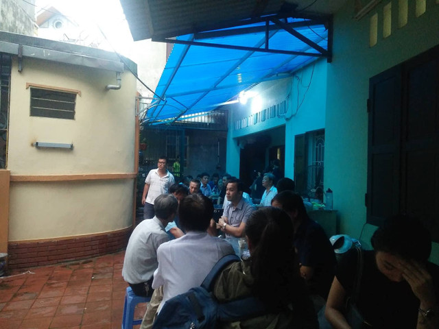 Hàng xóm phi công hi sinh vụ rơi máy bay ở Nghệ An nói gì? Hang xom phi cong hi sinh vu roi may bay o Nghe An noi gi?