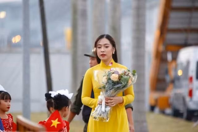 9X tang hoa Tong thong Donald Trump khoa Facebook vi so "noi tieng"