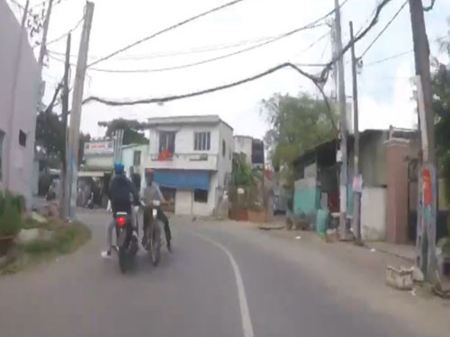 “Nghẹt thở” màn rượt đuổi bắt tên trộm xe máy công nhân ở TP HCM “Nghet tho” man ruot duoi bat ten trom xe may cong nhan o TP HCM