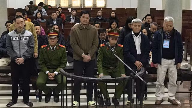 Các bị cáo tại tòa.