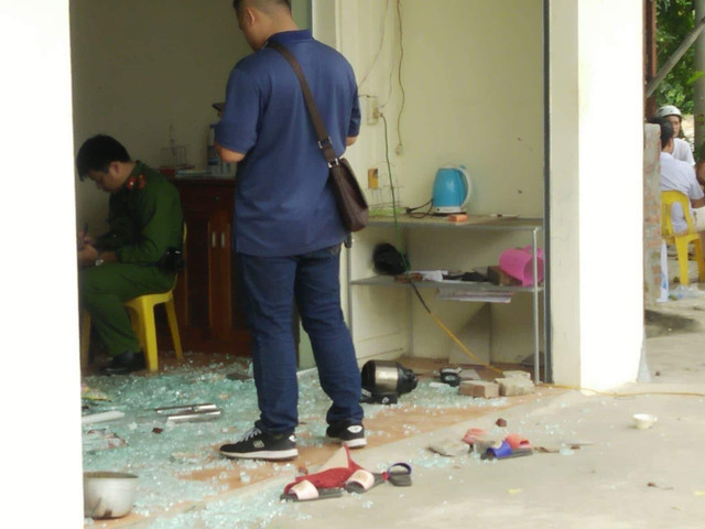 Cận cảnh hiện trường nghi vấn nổ súng giải quyết mâu thuẫn ở Hòa Bình - Hình 2 Can canh hien truong nghi van no sung giai quyet mau thuan o Hoa Binh-Hinh-2