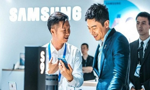 Smartphone Samsung sẽ bị sụt giá bán Smartphone Samsung se bi sut gia ban