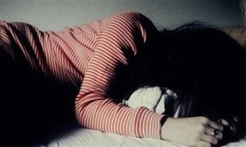 Vừa chấp hành xong án hiếp dâm cụ bà, lại vào tù vì hiếp dâm vợ bạn Vua chap hanh xong an hiep dam cu ba, lai vao tu vi hiep dam vo ban