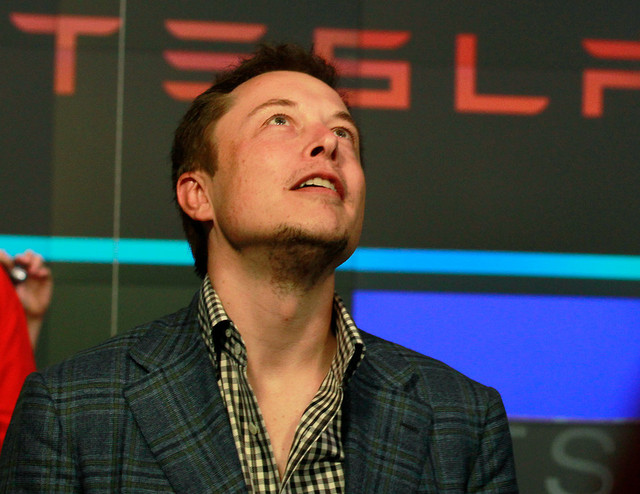 Tỷ phú Elon Musk là một nhà phát minh, doanh nhân, tỉ phú người Mỹ. Ông được biết đến với tư cách người sáng lập SpaceX và đồng sáng lập Tesla Motors và PayPal. Tỷ phú Elon Musk là một nhà phát minh, doanh nhân, tỉ phú người Mỹ. Ông được biết đến với tư cách người sáng lập SpaceX và đồng sáng lập Tesla Motors và PayPal.