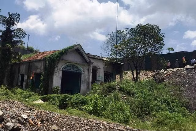 Ngôi nhà hoang nơi phát hiện sự việc.