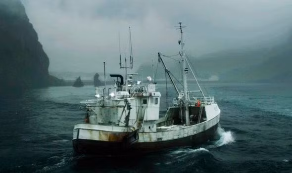 Giai bi an hien tuong la doc tren bien gay am anh vo cung