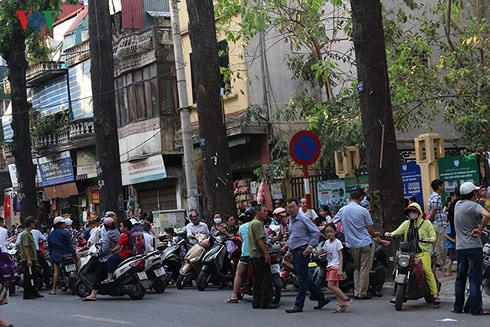 Học sinh phổ thông học hay nghỉ cuối tuần: Phụ huynh cũng đang rối bời! Hoc sinh pho thong hoc hay nghi cuoi tuan: Phu huynh cung dang roi boi!