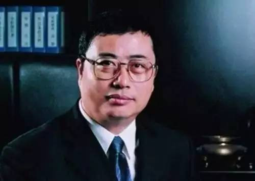 Chân dung tỷ phú Trần Tiên Bảo – nhà sáng lập của thương hiệu hạt dưa QiaQia Chân dung tỷ phú Trần Tiên Bảo – nhà sáng lập của thương hiệu hạt dưa QiaQia