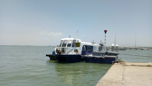 Đến chiều nay 9/4, tàu cao tốc C3 vẫn đang neo đậu tại bến Tắc Suất, huyện Cần Giờ để cơ quan chức năng tiếp tục khám nghiệm, làm rõ nguyên nhân sự cố. Đến chiều nay 9/4, tàu cao tốc C3 vẫn đang neo đậu tại bến Tắc Suất, huyện Cần Giờ để cơ quan chức năng tiếp tục khám nghiệm, làm rõ nguyên nhân sự cố.