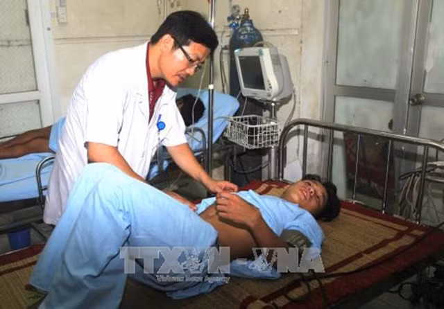 3 nguoi chet, 52 nguoi nhap vien sau an dam hoi o Ha Giang