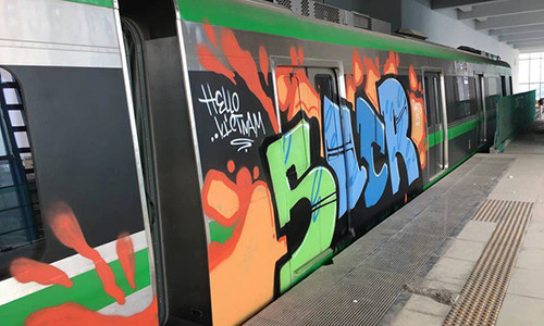 Người vẽ bậy lên tàu Cát Linh – Hà Đông chịu hình phạt nào? Nguoi ve bay len tau Cat Linh – Ha Dong chiu hinh phat nao?