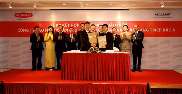 Lien minh bao hiem tai chinh BAC A BANK - Dai-ichi-Hinh-2