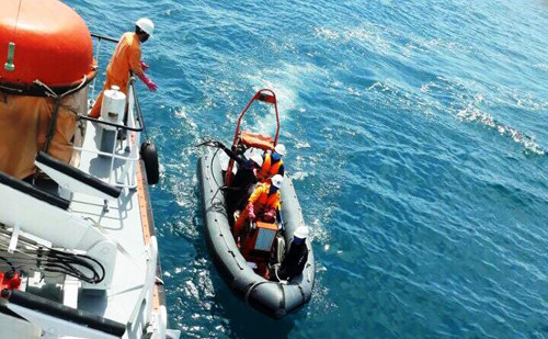 Trung tâm Phối hợp Tìm kiếm cứu nạn – Khu vực III (Vungtau MRCC) vẫn đang nỗ lực tìm kiếm 4 thuyền viên con lại. Trung tâm Phối hợp Tìm kiếm cứu nạn – Khu vực III (Vungtau MRCC) vẫn đang nỗ lực tìm kiếm 4 thuyền viên con lại.