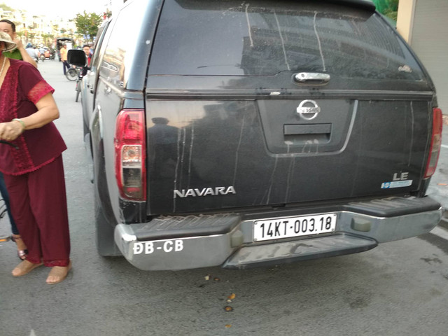 Mất trộm 3,5 tỷ trong ô tô đậu trước cửa ngân hàng - Hình 2 Mat trom 3,5 ty trong o to dau truoc cua ngan hang-Hinh-2