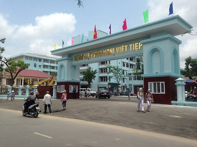 Bị dừng xe kiểm tra, thanh niên tông gãy chân cảnh sát cơ động Bi dung xe kiem tra, thanh nien tong gay chan canh sat co dong