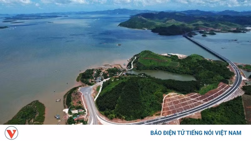 Đột phá từ Nghị quyết số 27: Khơi thông các hành lang kinh tế chiến lược