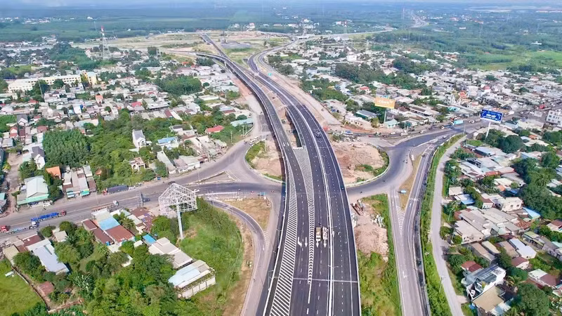 Thông xe, khai thác cao tốc Bến Lức - Long Thành từ 1/10