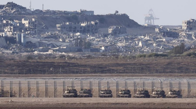 Xe quân sự của Israel gần biên giới phía nam Israel với Gaza ngày 16/9/2025. Ảnh: Xinhua. israel.png