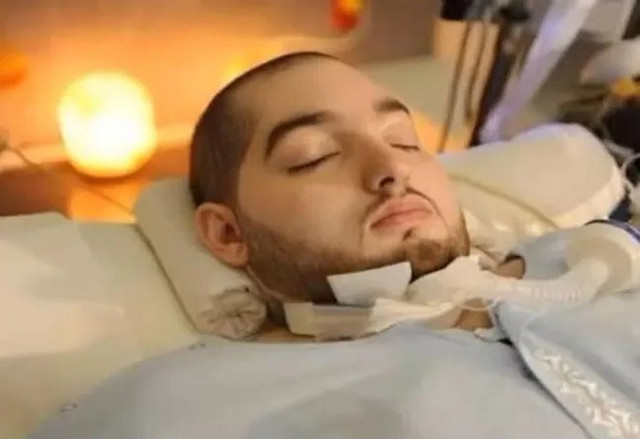 Theo New York Post, Hoàng gia Ả rập Xê Út ngày 19/7 thông báo Hoàng tử Al Waleed bin Khalid Al Saud đã qua đời ở tuổi 36 tuổi sau 20 năm hôn mê. Ảnh: X. hoangtu1.png