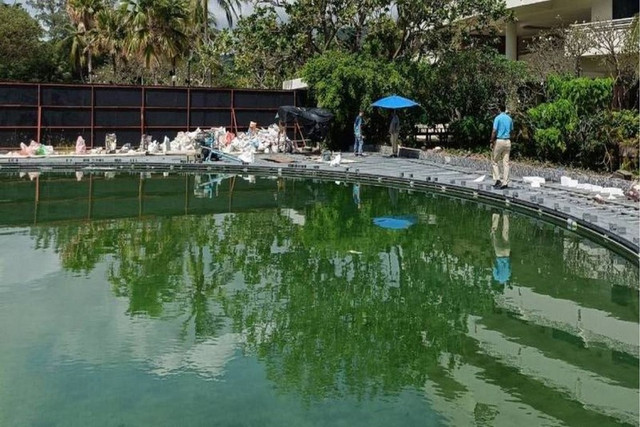 Nam công nhân bị điện giật khi đang làm việc gần khu vực hồ bơi của khách sạn ở Phuket. Ảnh: Phuket News. thailan.png