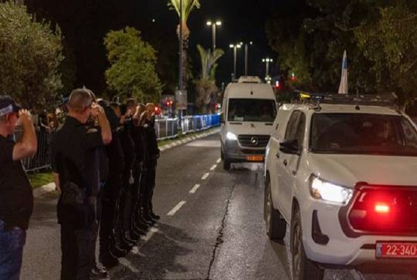 Thi thể của 4 con tin Israel được đưa từ Gaza về Israel. Ảnh: Getty. israel1.png