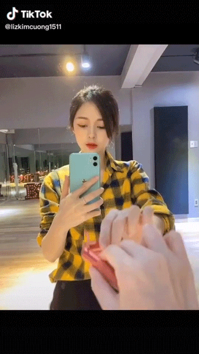 Thử thách đọ eo thon của dàn hot girl khiến dân tình bấn loạn - Hình 12 Thu thach do eo thon cua dan hot girl khien dan tinh ban loan-Hinh-12