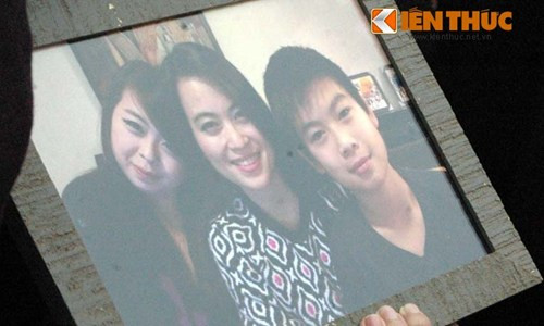 Di ảnh 3 mẹ con xấu số được người thân mang theo ra sân bay.