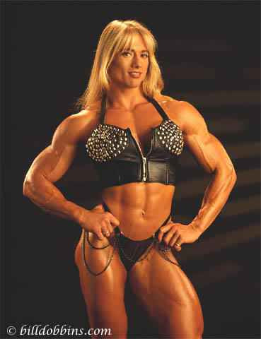 Cô gái này từng đoạt giải nhì thể hình tại Olympic năm 1993 và trở nên nổi tiếng. Trong 3 năm tiếp theo, cô dự nhiều cuộc thi khác và đi nhiều nước để quảng bá hình ảnh.